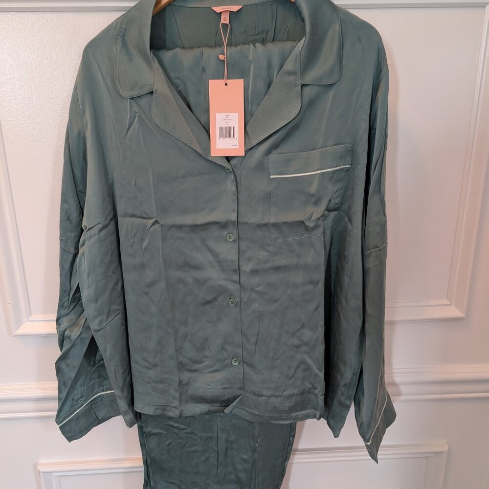 Inez Washable Silk Long PJ Set | NWT - Picture 2 of 4